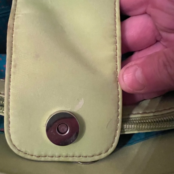 Chartreuse Green Nylon The Sak Purse. PGC w minor flaws. See Photos. - Picture 7 of 9